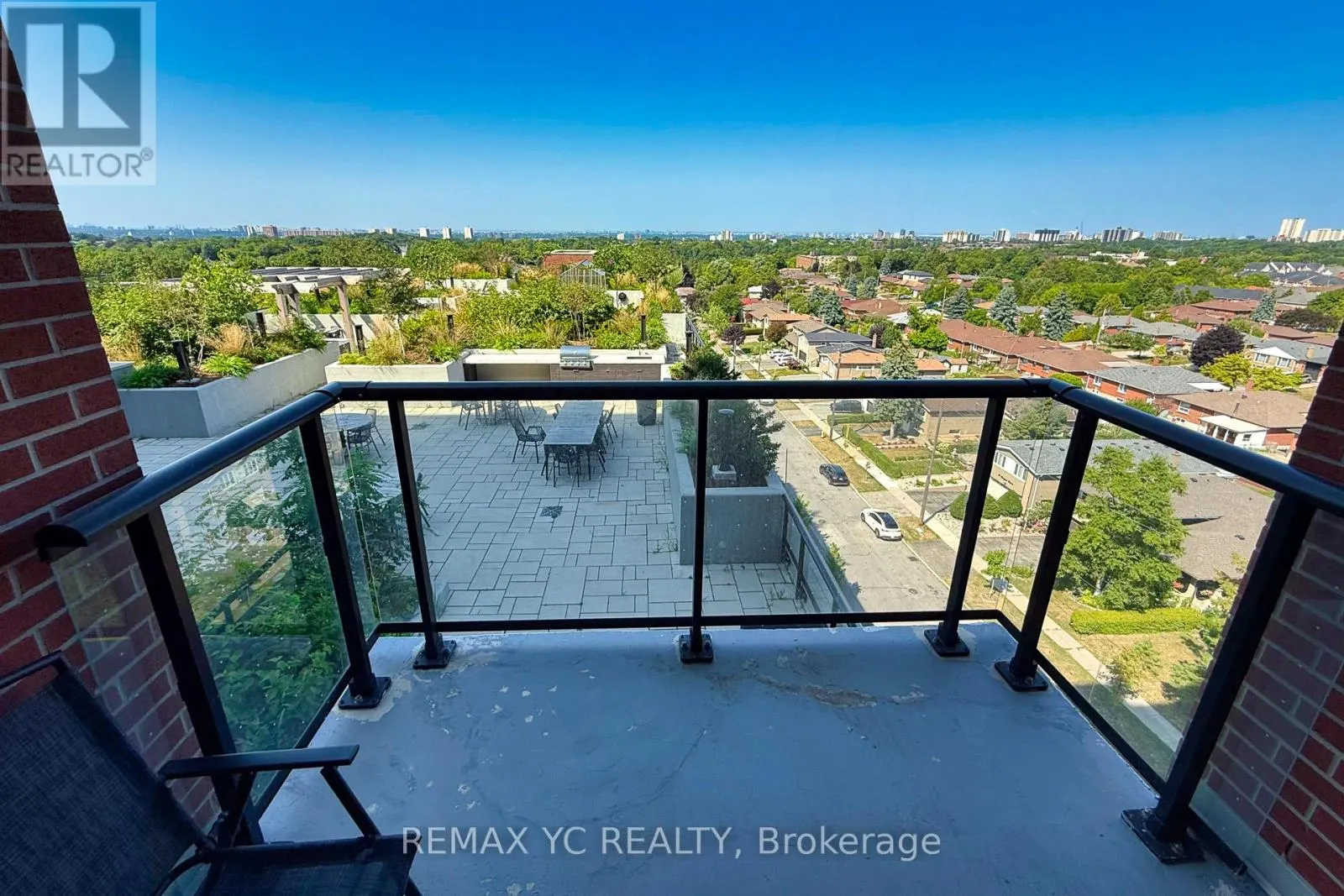 803 - 3100 KEELE STREET