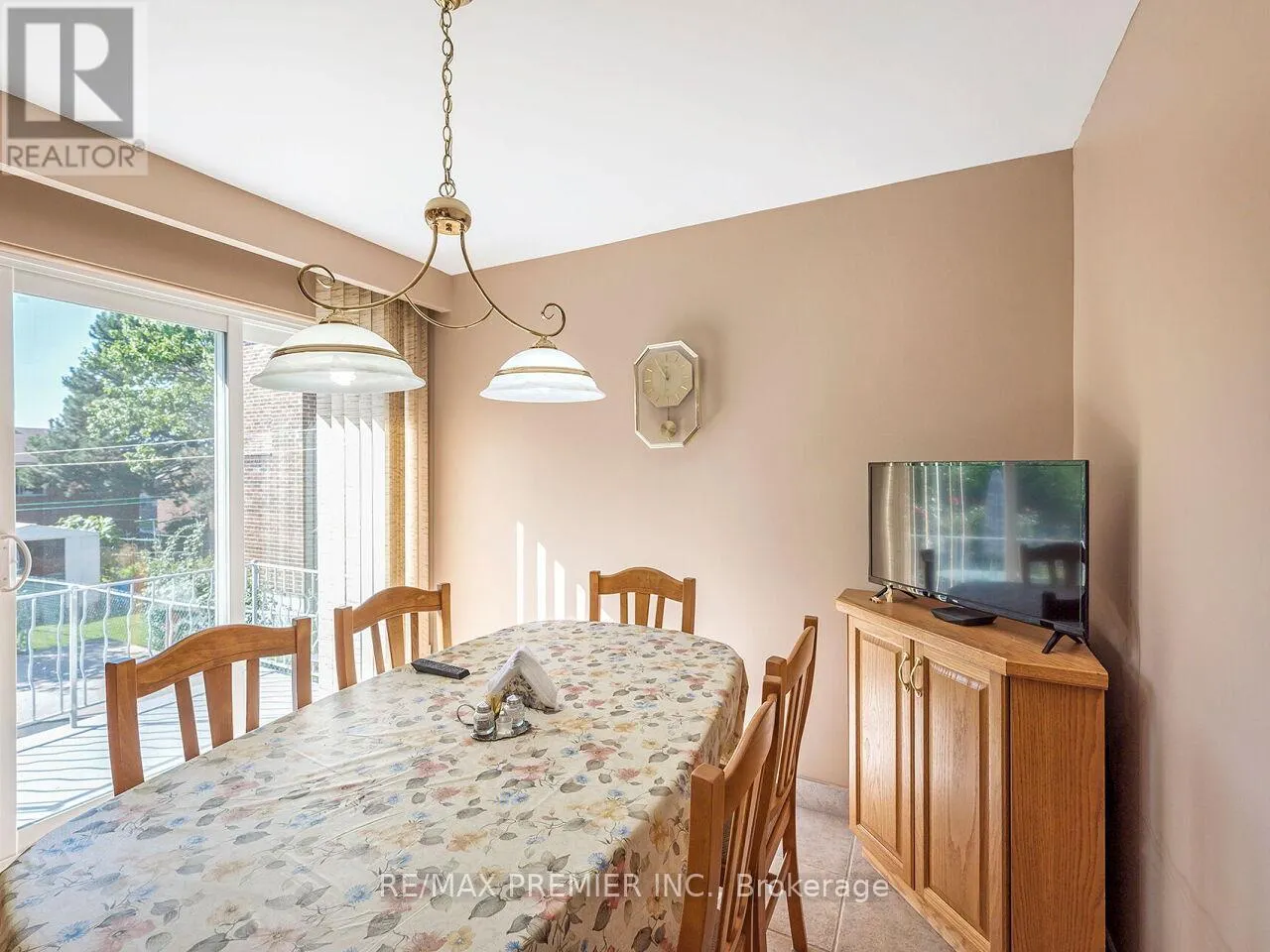 33 CLAIR ROAD