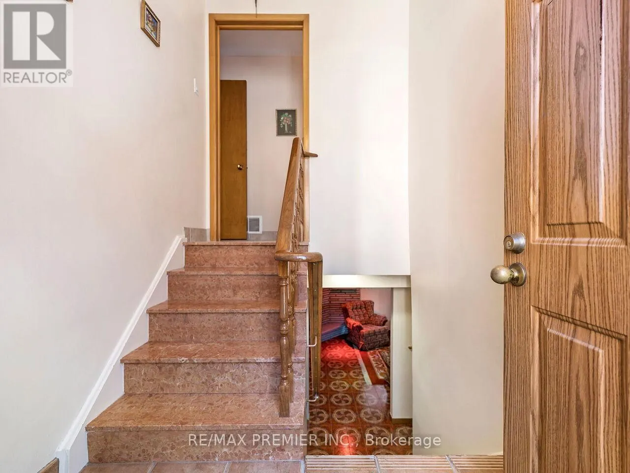 33 CLAIR ROAD