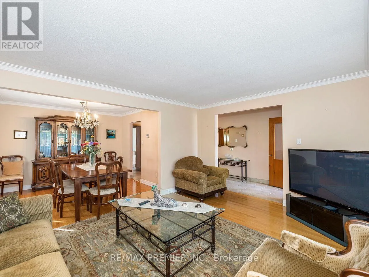 33 CLAIR ROAD