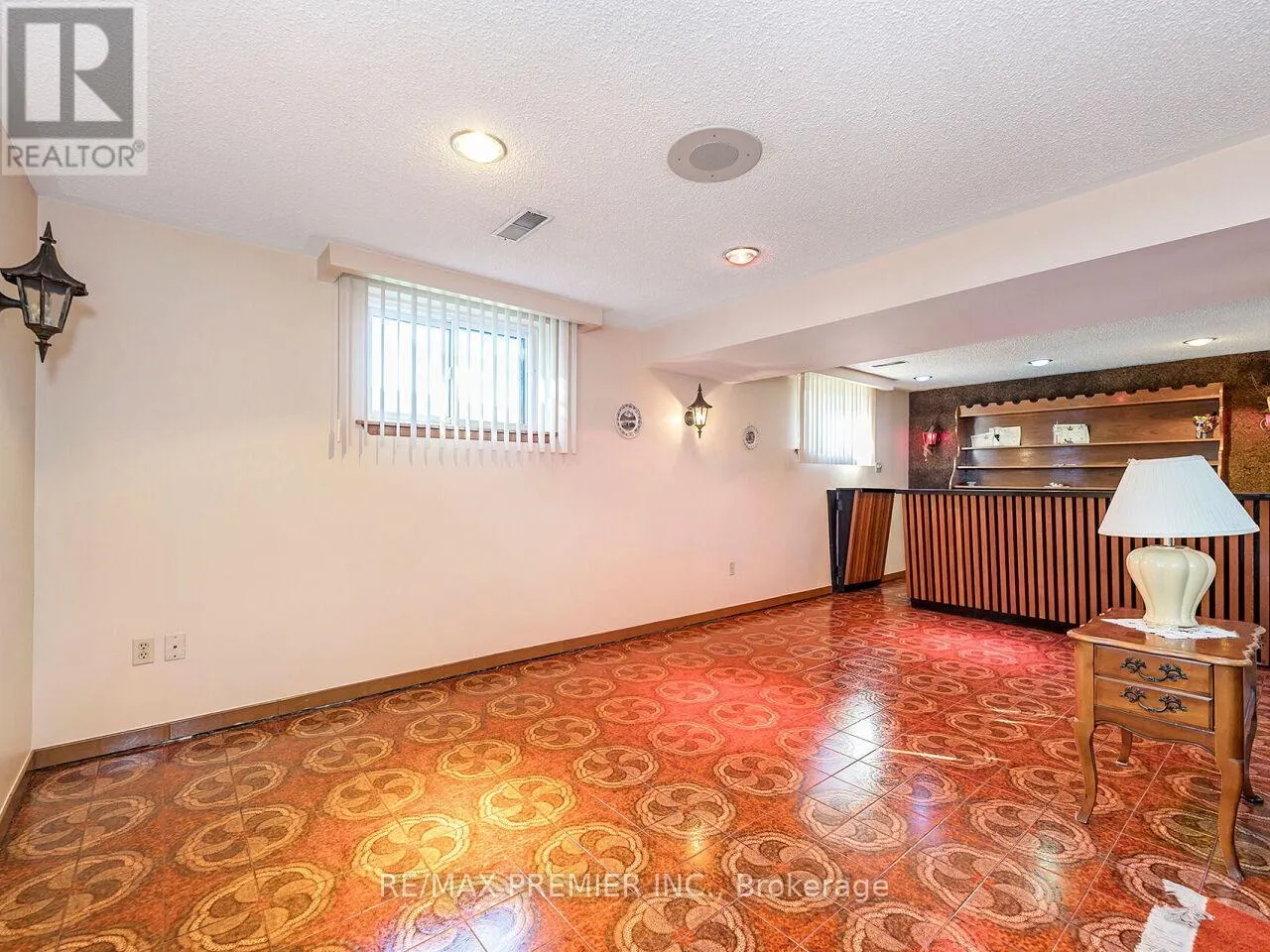 33 CLAIR ROAD