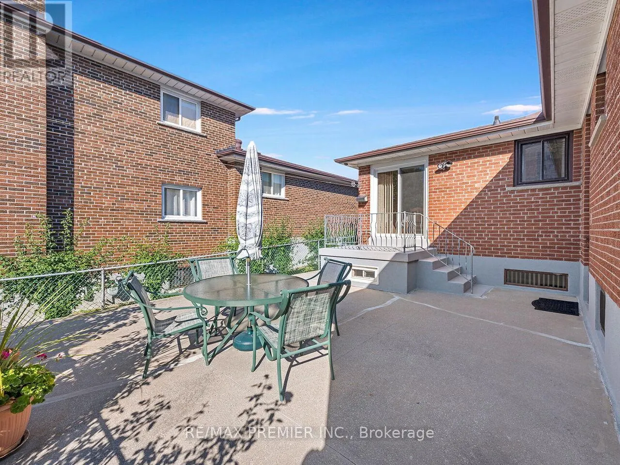 33 CLAIR ROAD