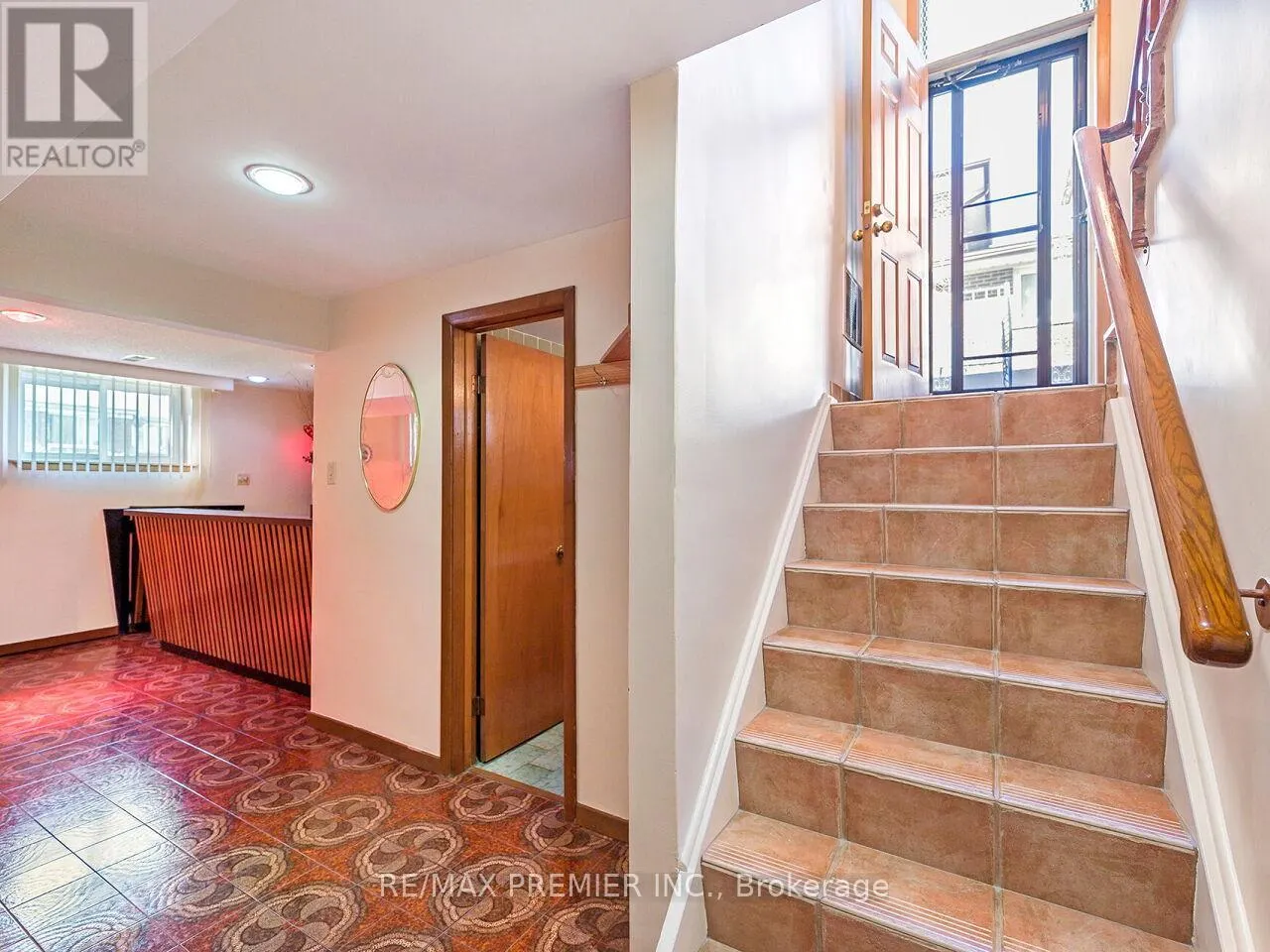 33 CLAIR ROAD
