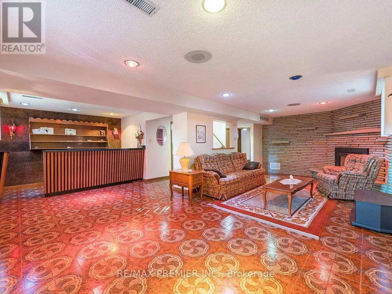 33 CLAIR ROAD