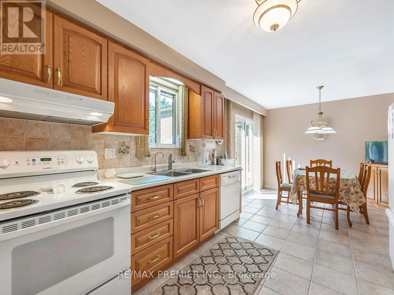 33 CLAIR ROAD