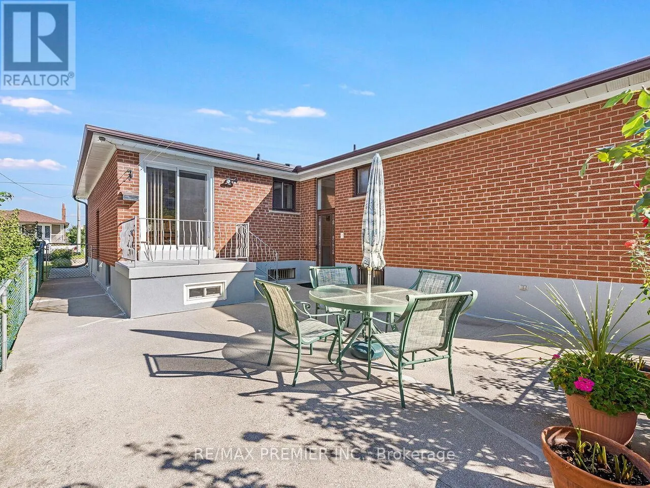 33 CLAIR ROAD