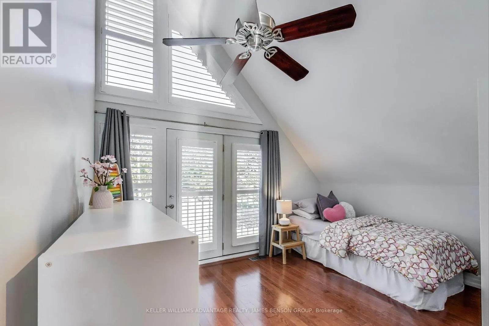 1188 MINEOLA GARDENS
