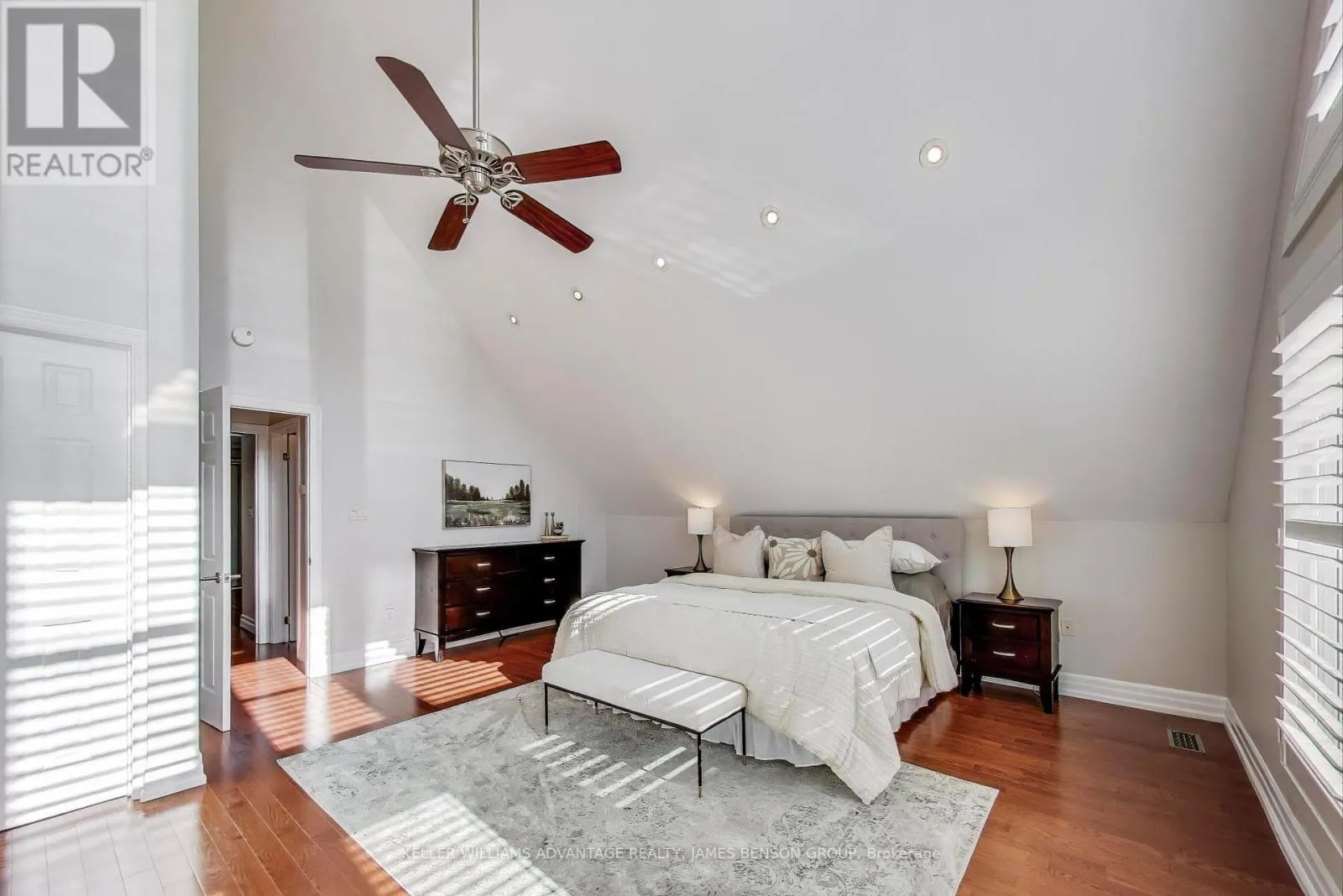 1188 MINEOLA GARDENS