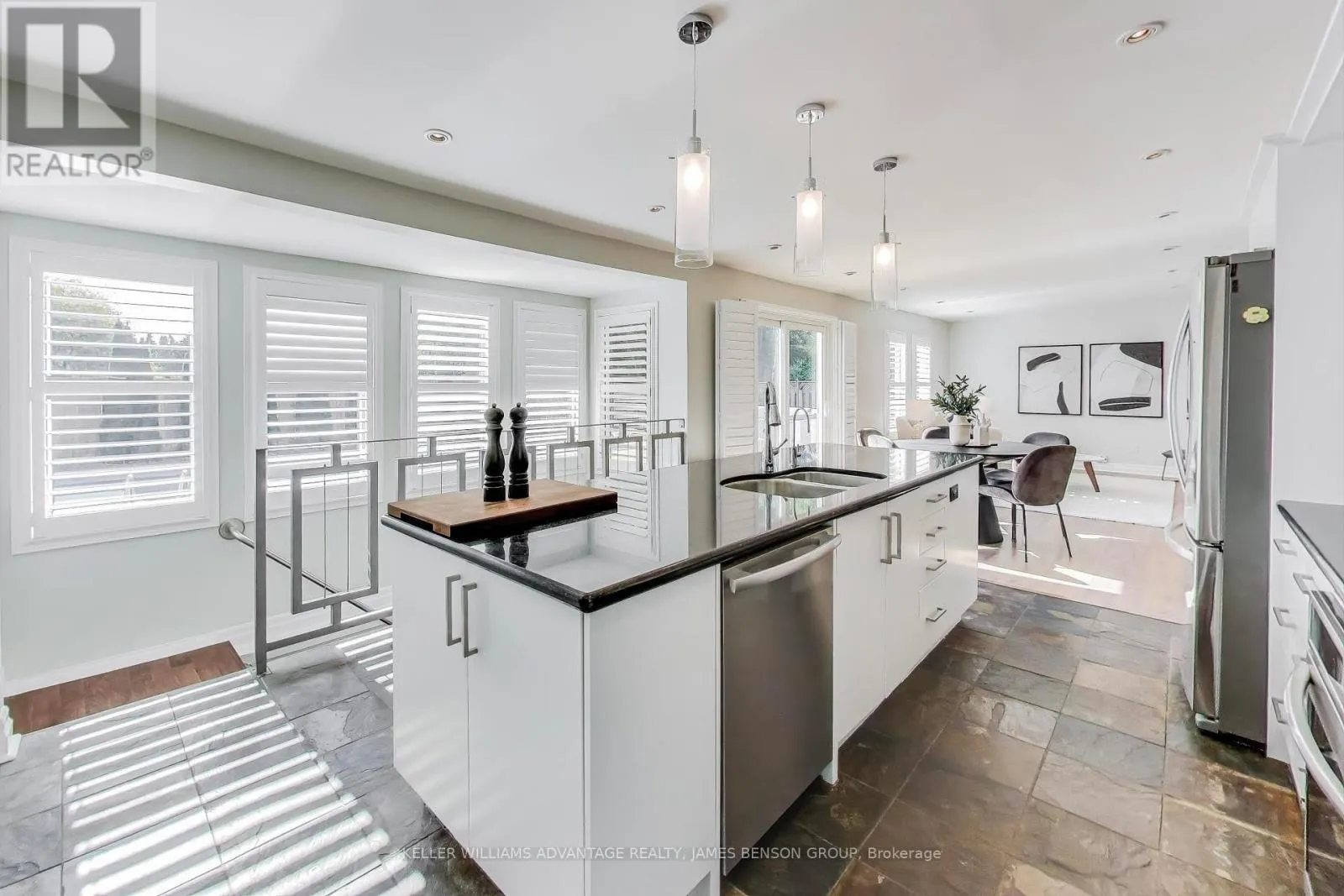 1188 MINEOLA GARDENS