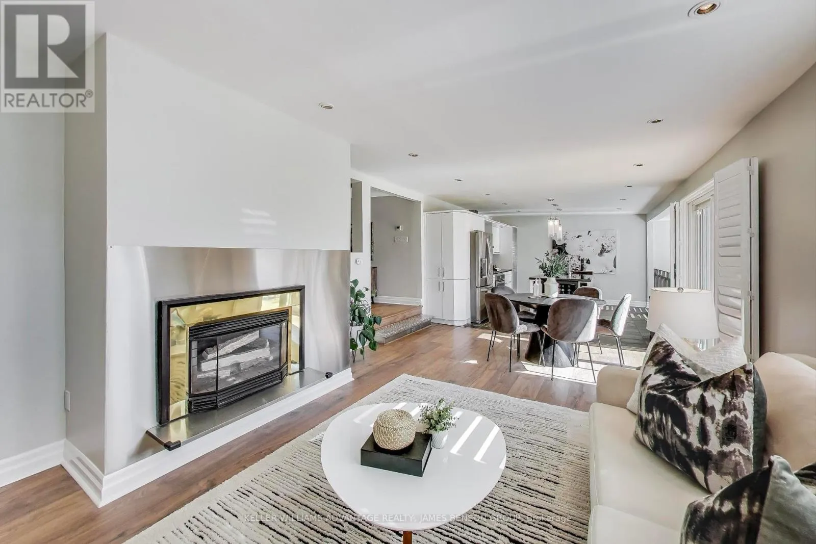 1188 MINEOLA GARDENS