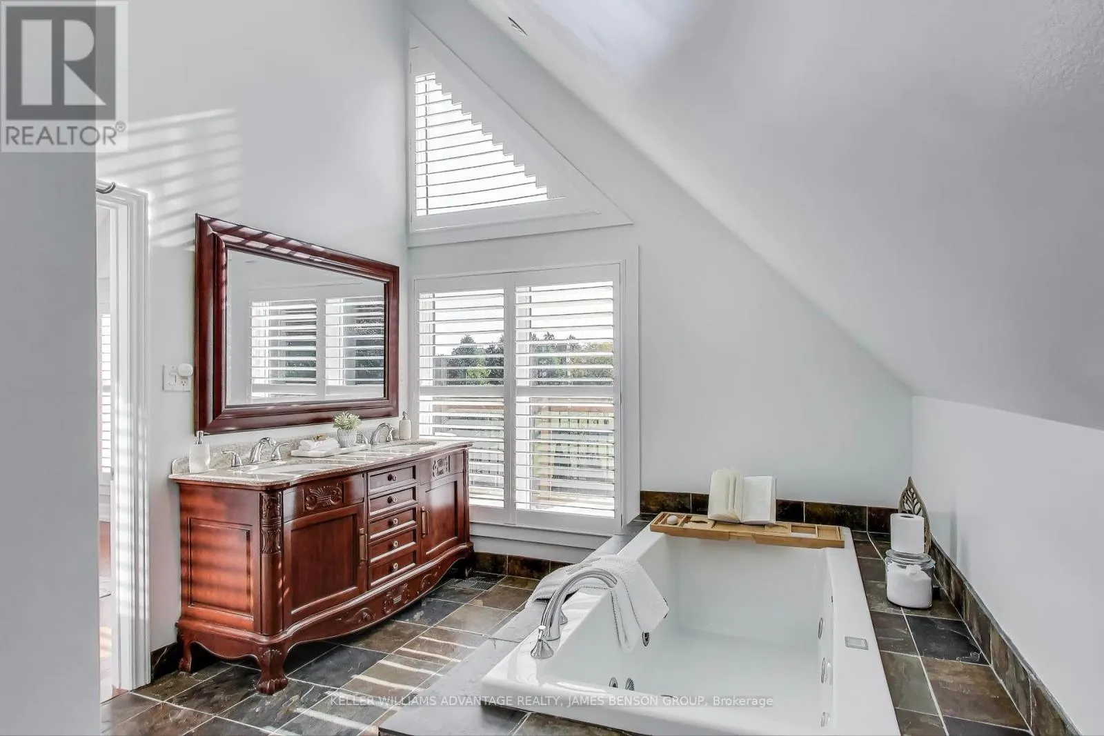 1188 MINEOLA GARDENS