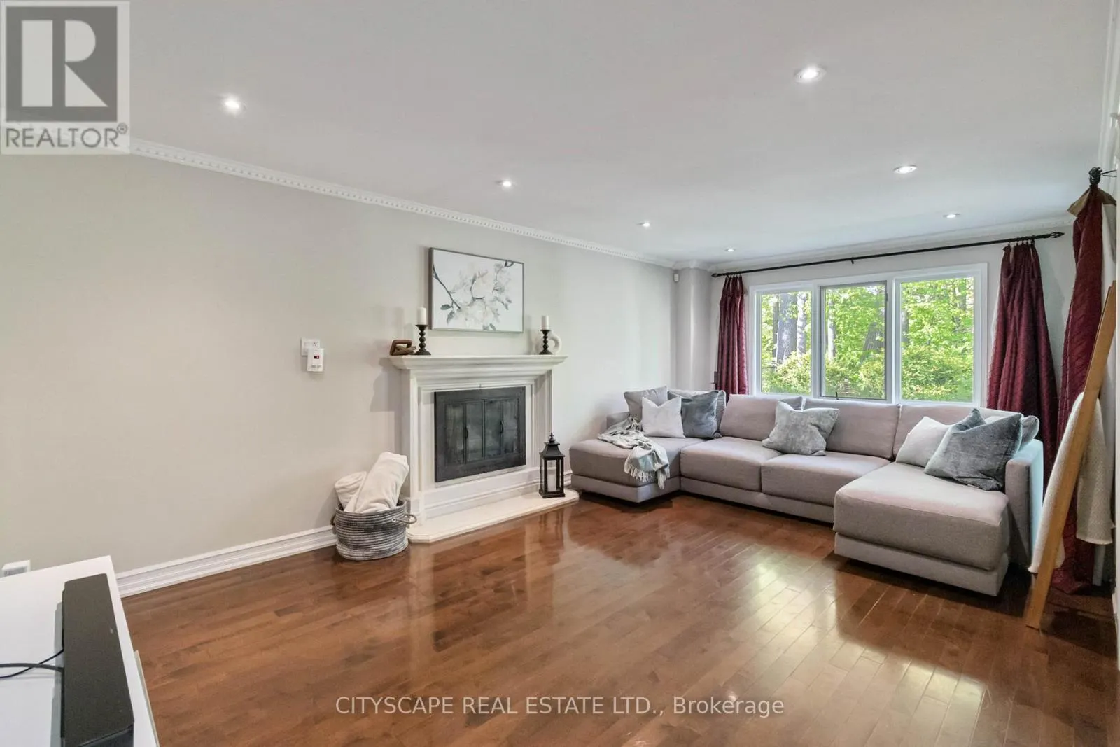 1836 FRIAR TUCK COURT