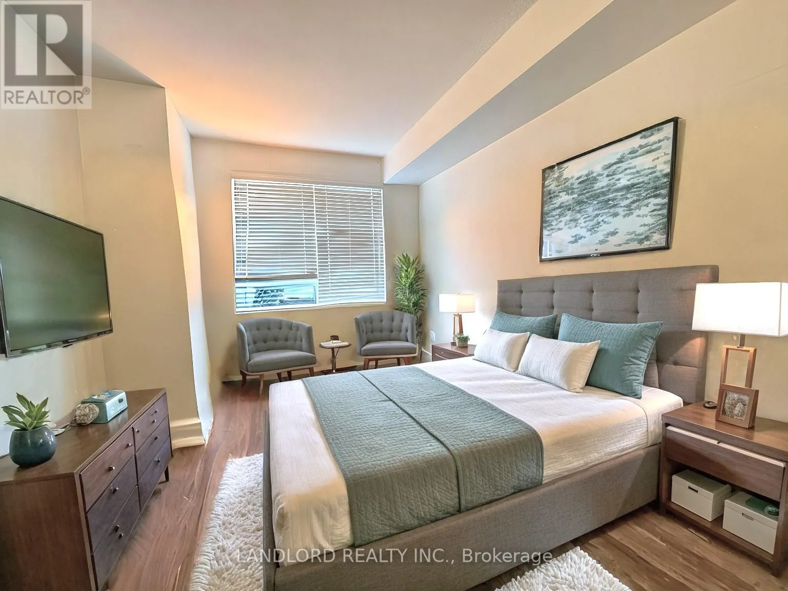 402 - 1 LOMOND DRIVE