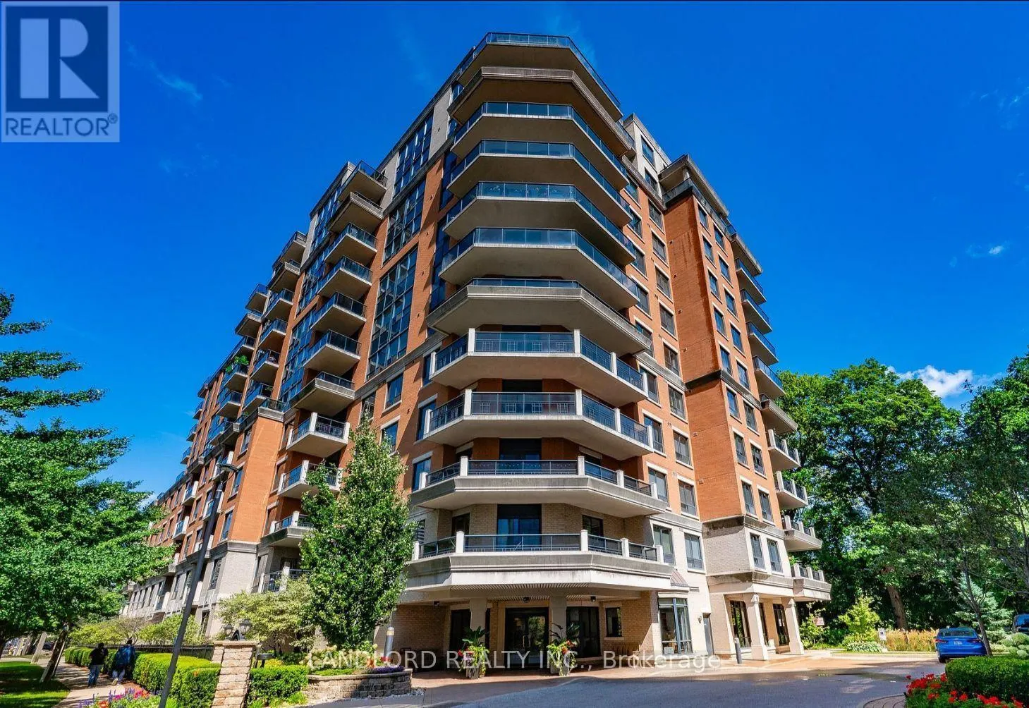 402 - 1 LOMOND DRIVE