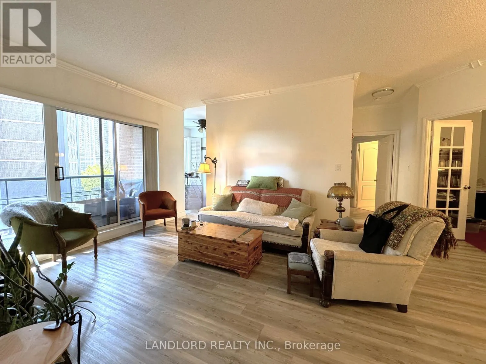 402 - 1 LOMOND DRIVE