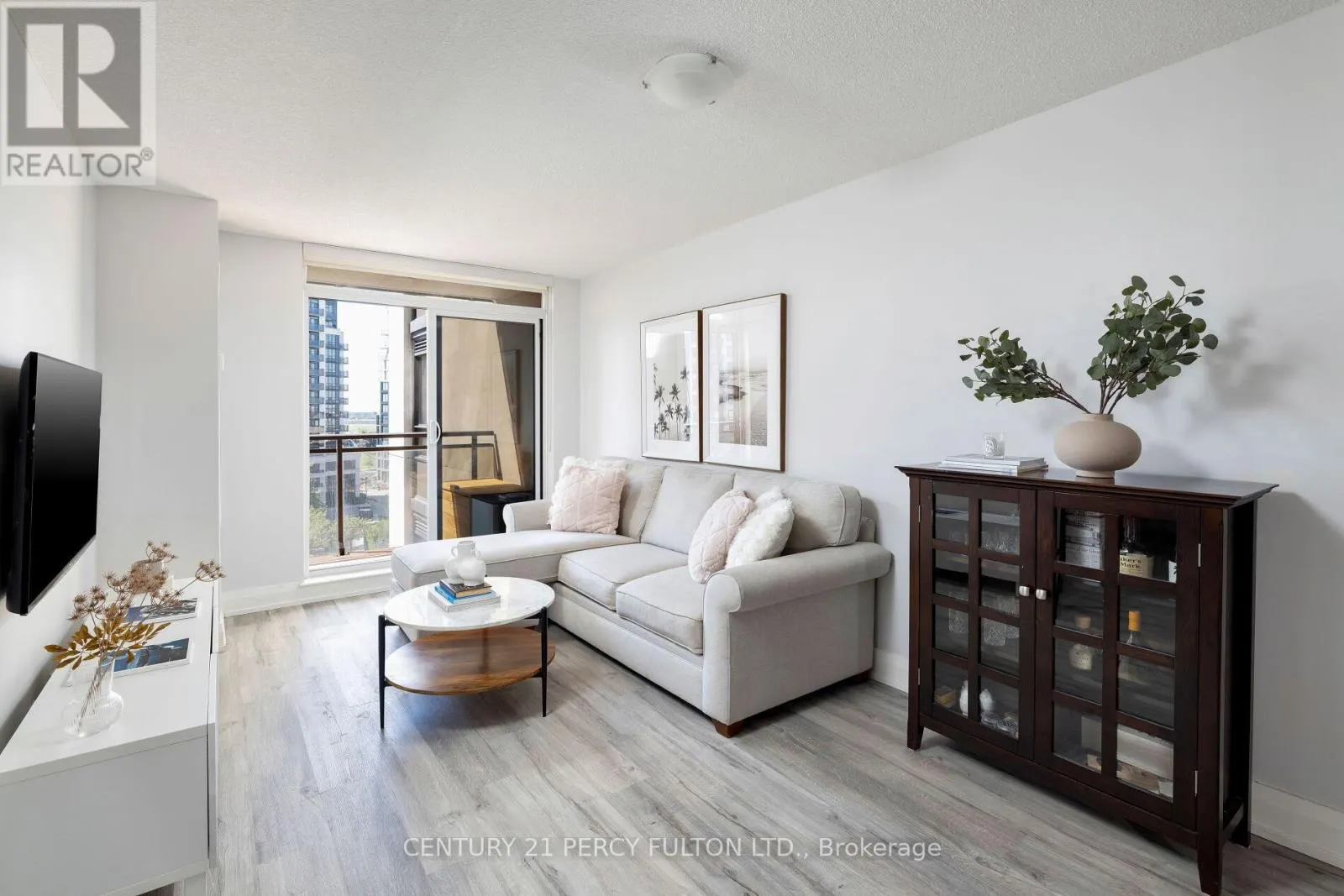 801 - 1 DE BOERS DRIVE