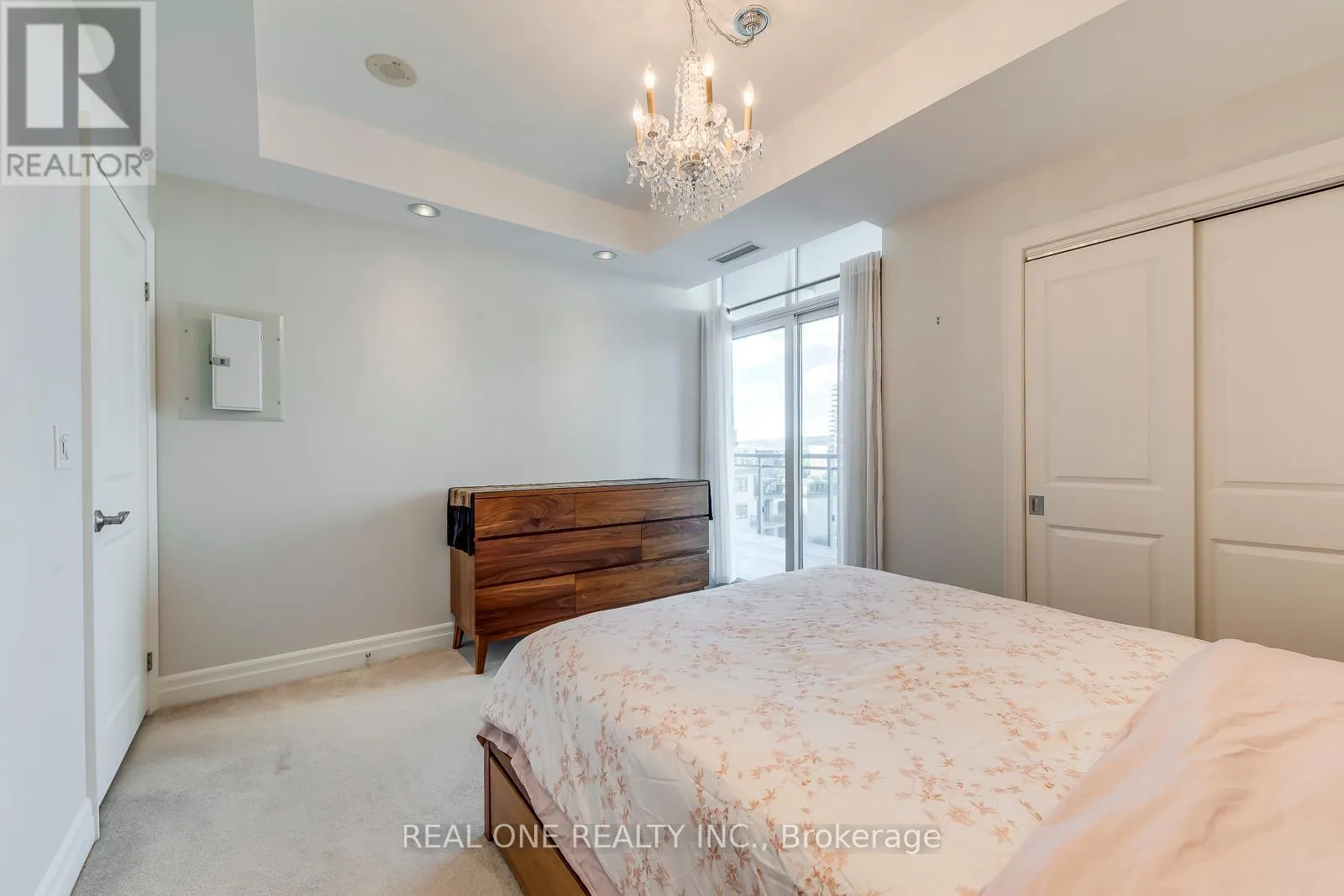1205 - 360 PEARL STREET