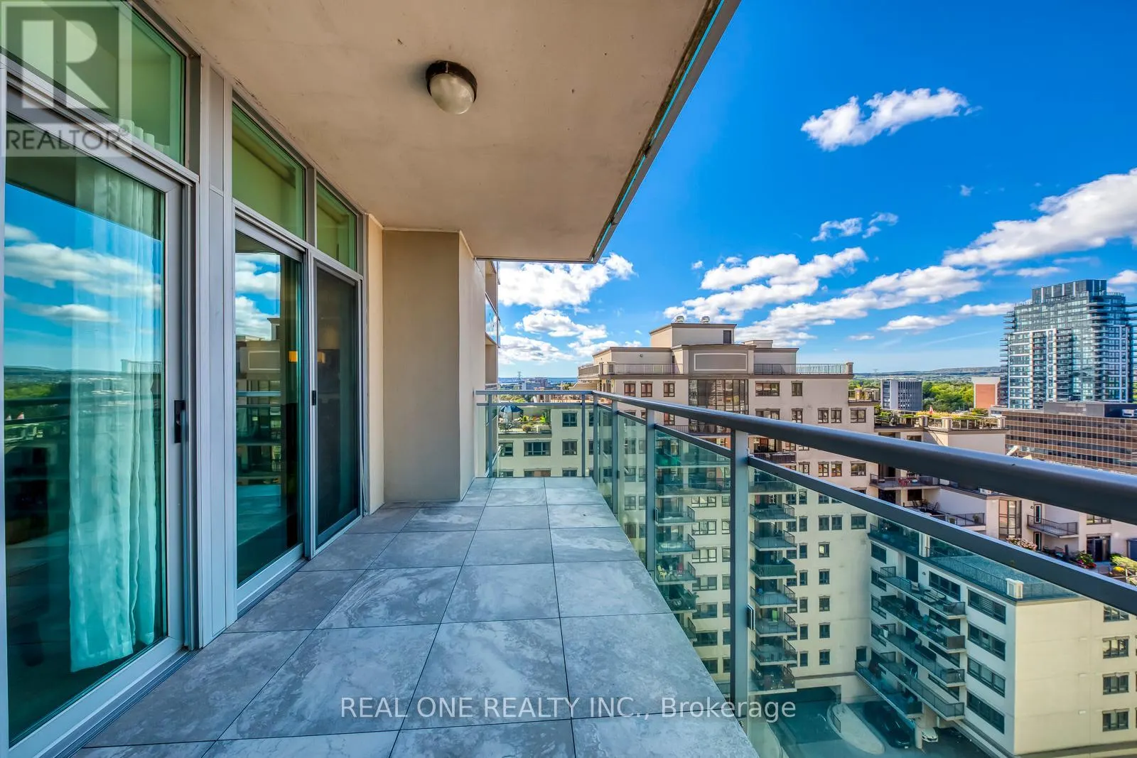 1205 - 360 PEARL STREET