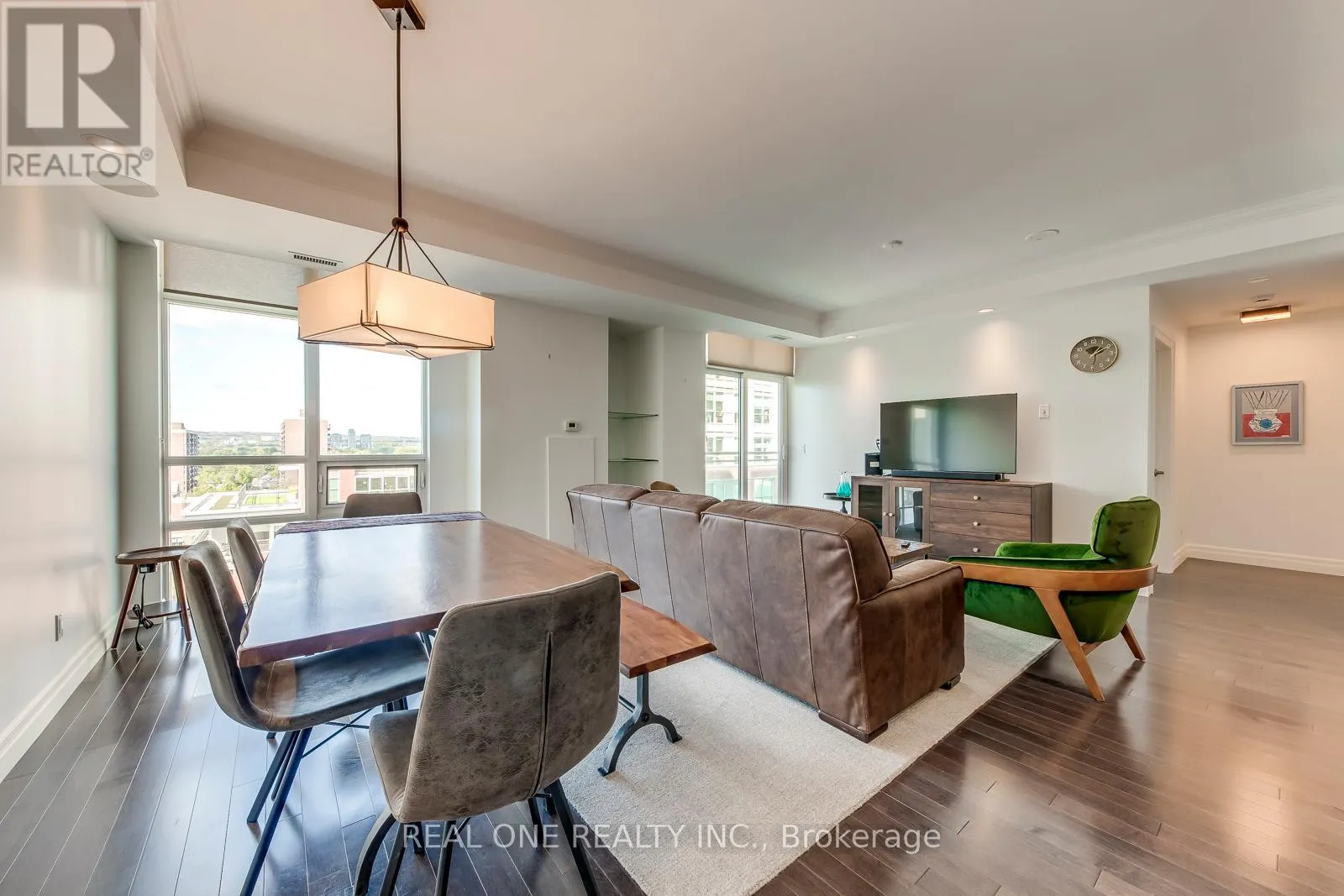 1205 - 360 PEARL STREET