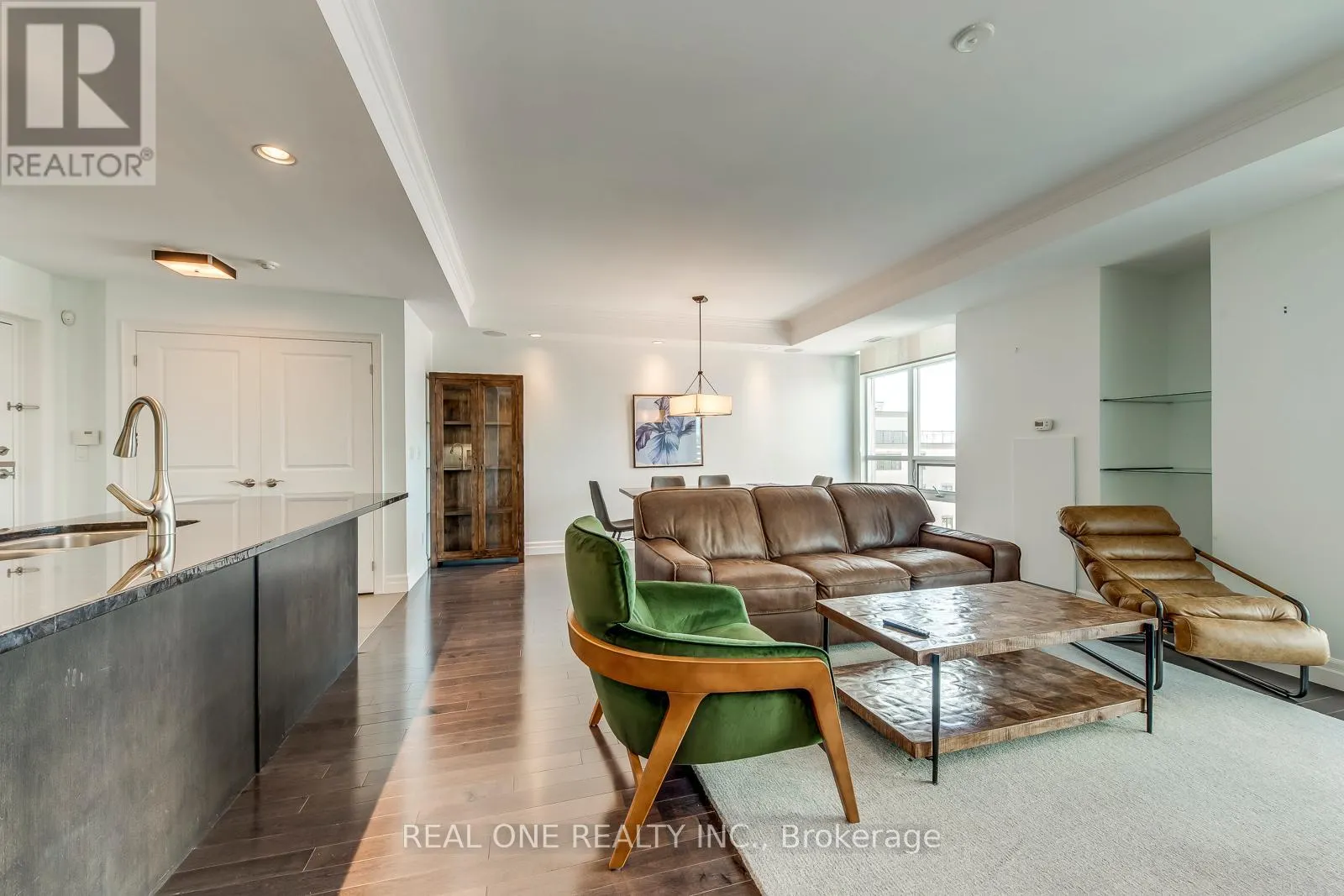 1205 - 360 PEARL STREET