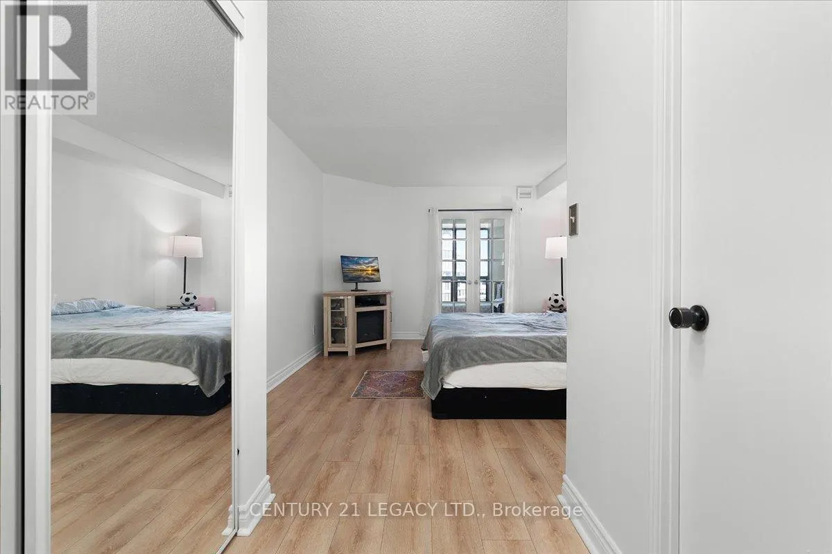 1207 - 2269 LAKE SHORE BOULEVARD W
