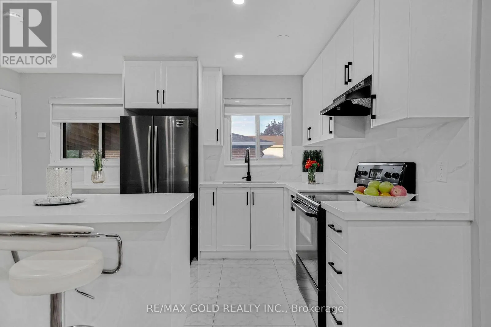 6 MIDHURST DRIVE