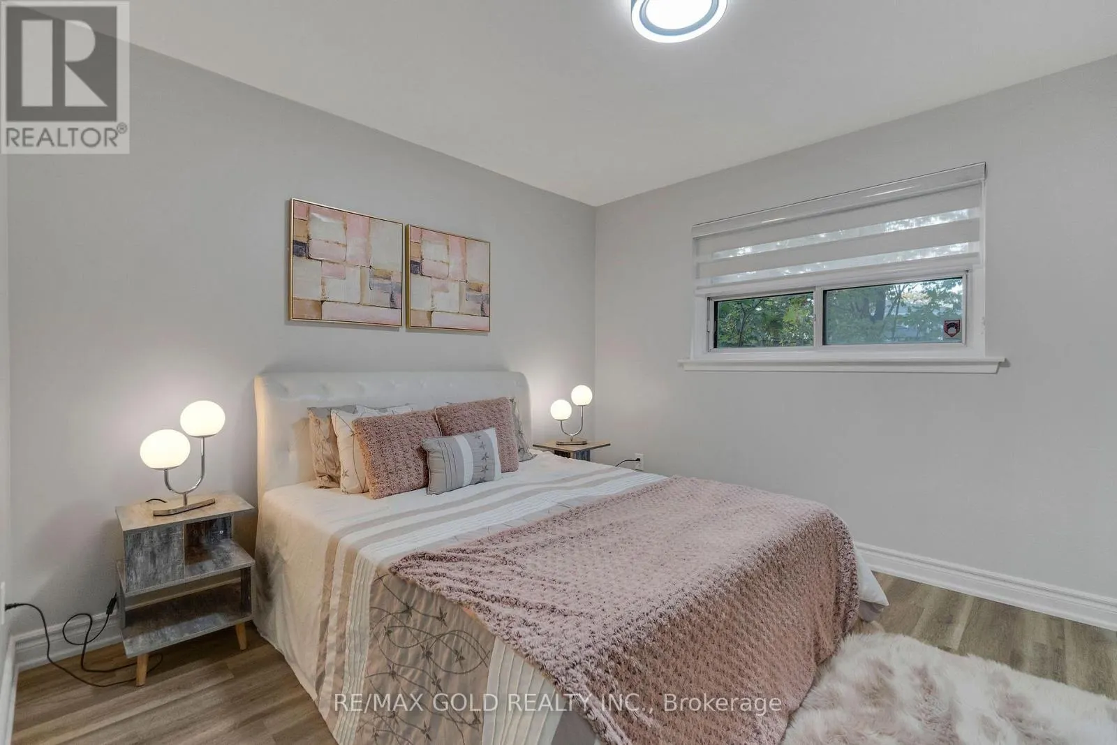 6 MIDHURST DRIVE
