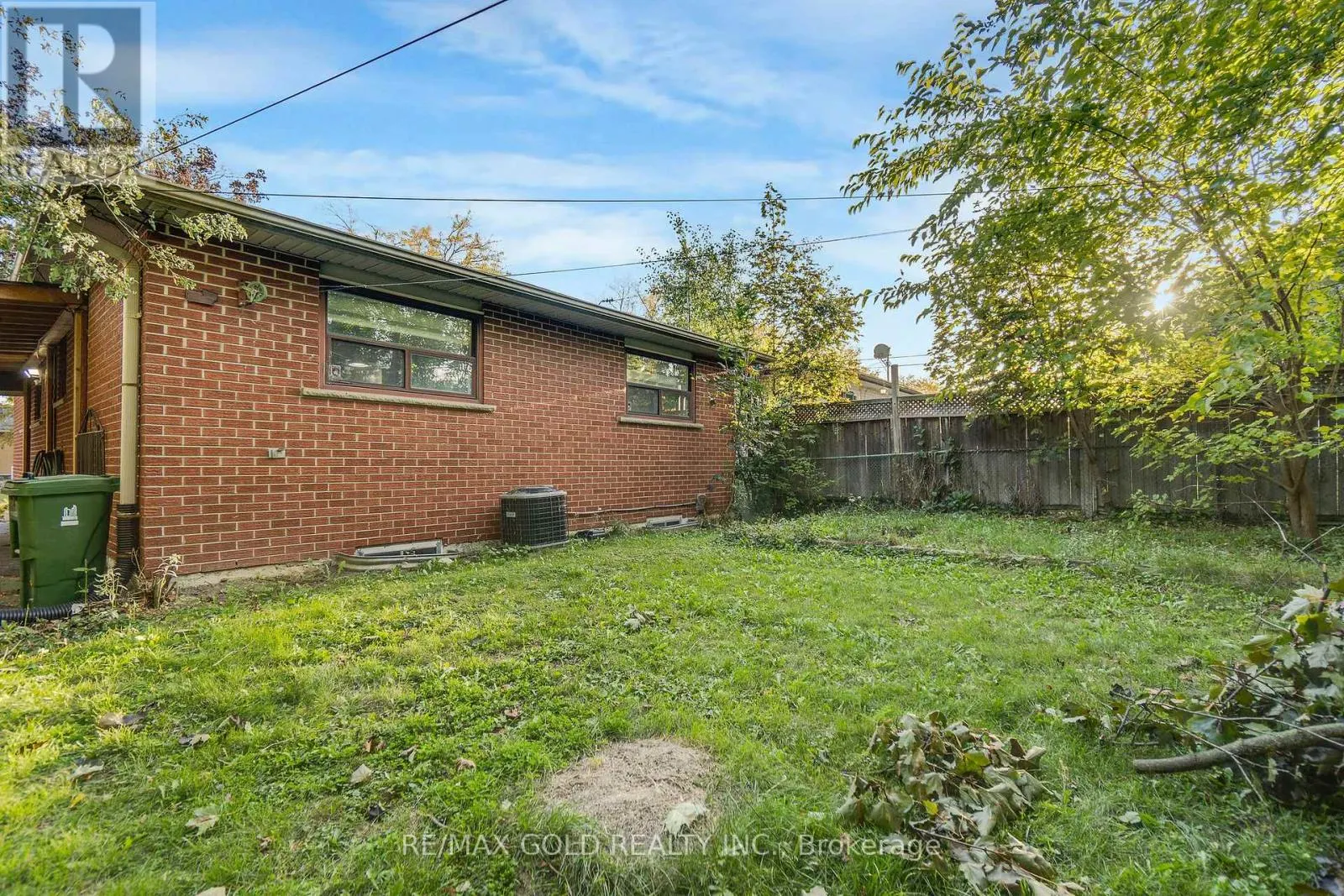 6 MIDHURST DRIVE