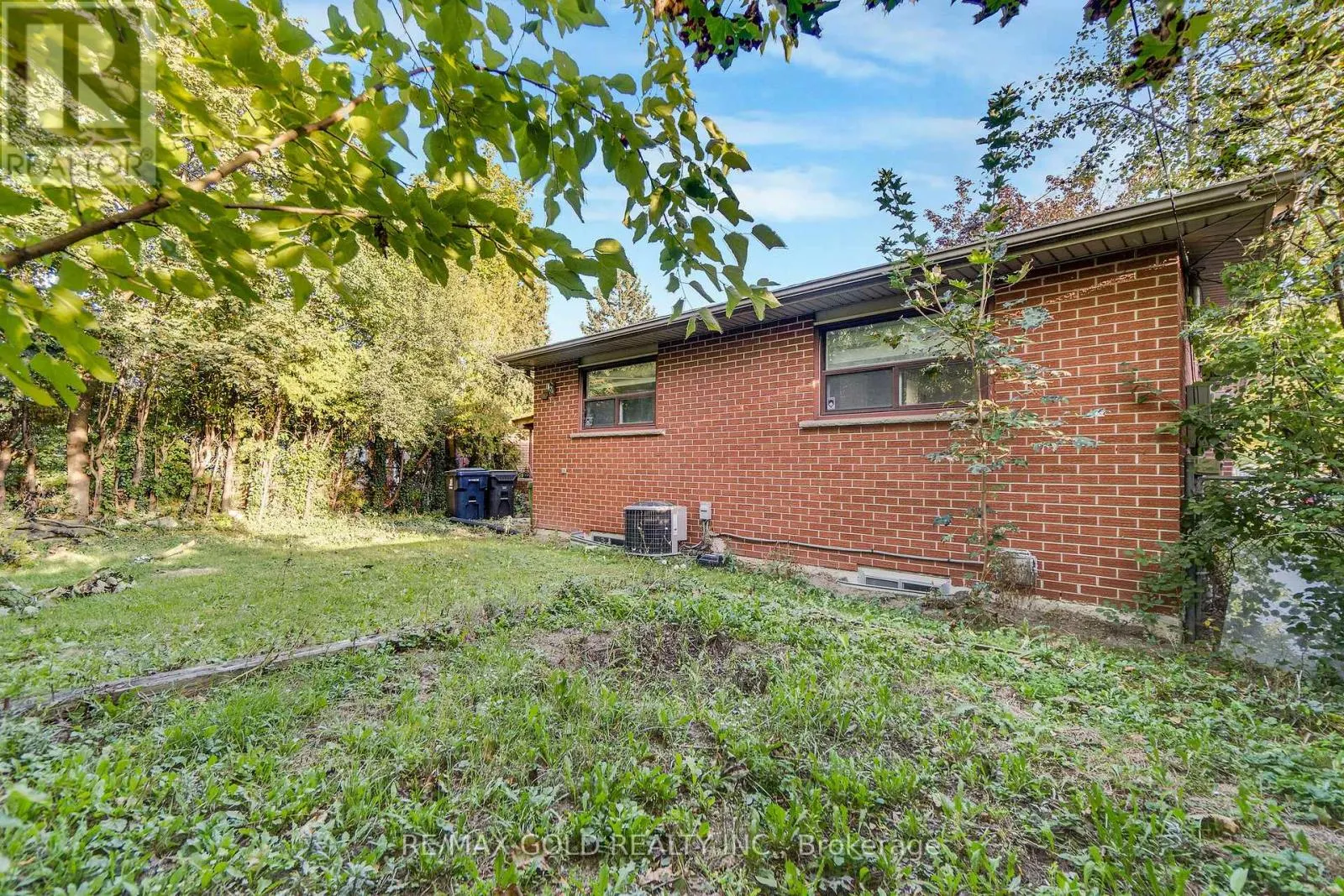 6 MIDHURST DRIVE