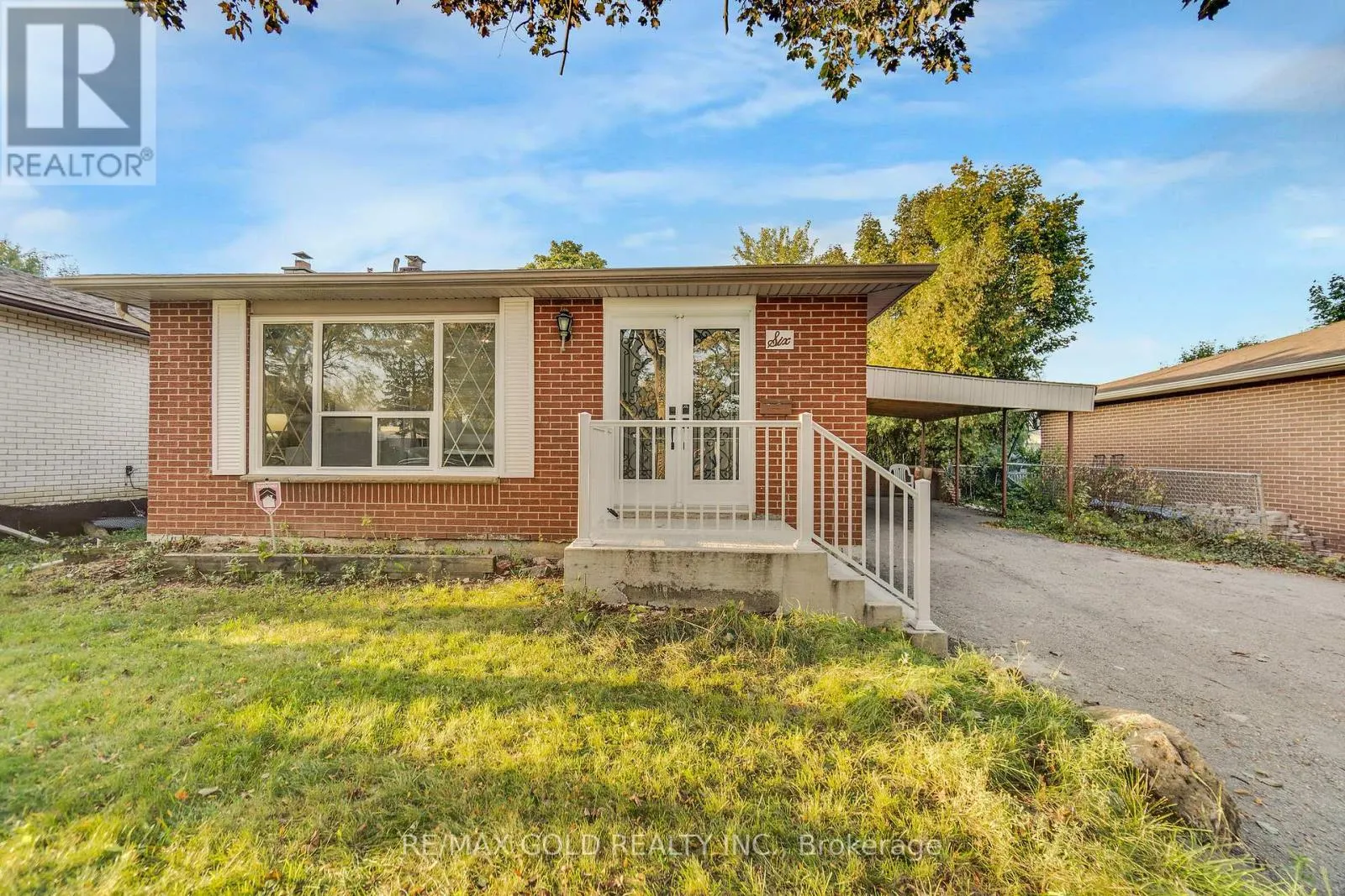 6 MIDHURST DRIVE