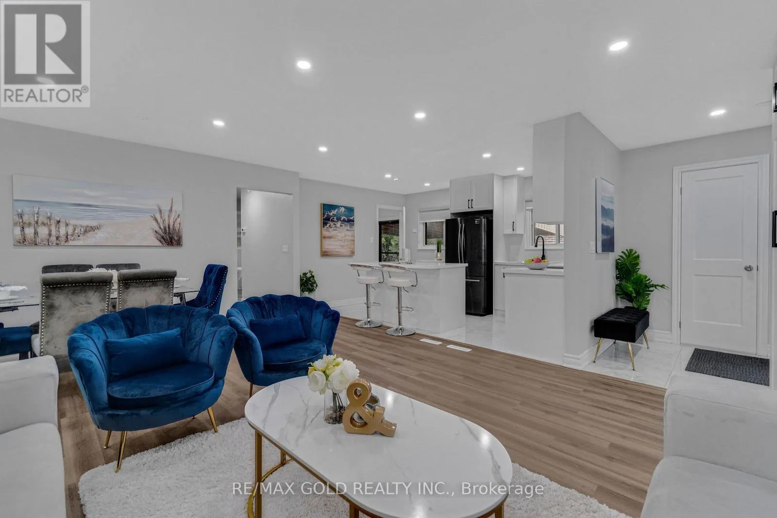 6 MIDHURST DRIVE