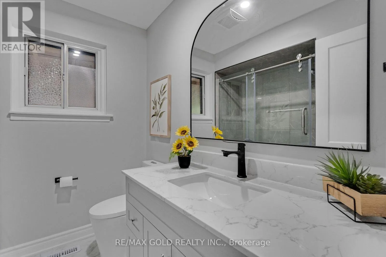 6 MIDHURST DRIVE