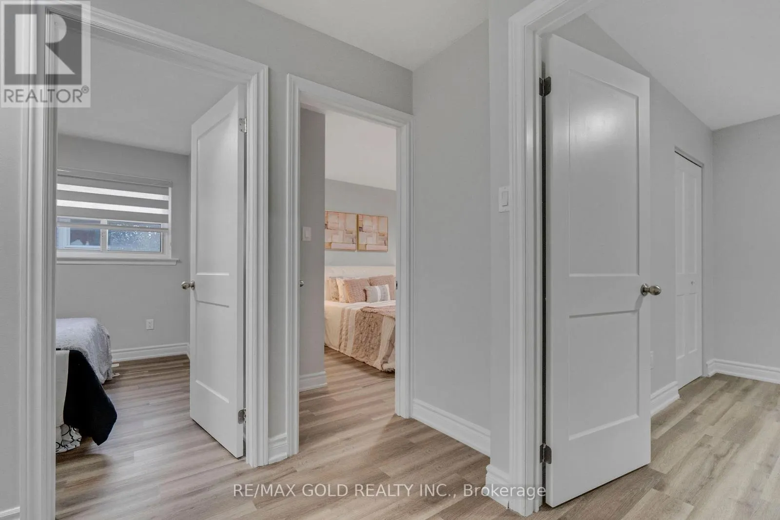 6 MIDHURST DRIVE