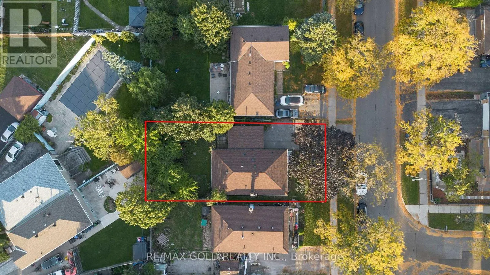 6 MIDHURST DRIVE