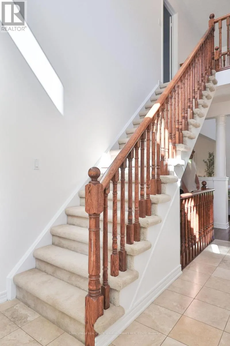 27 - 2165 STAVEBANK ROAD