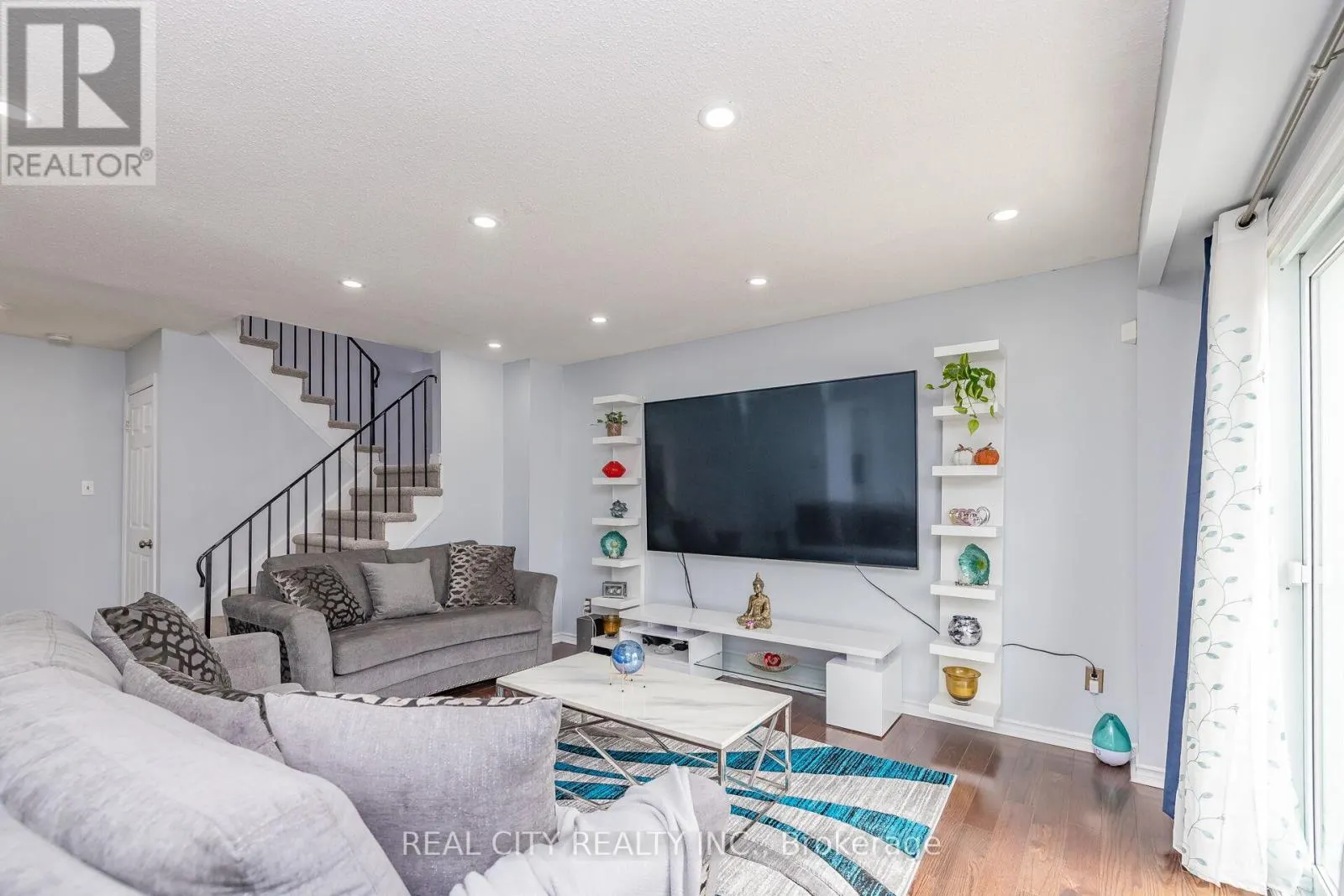 70 MAJESTIC CRESCENT