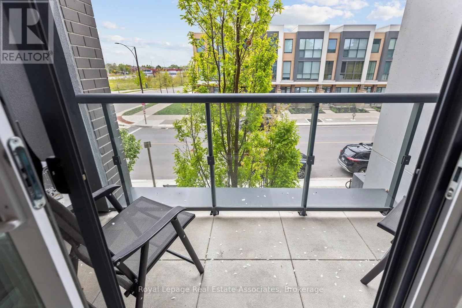 111 - 5025 FOUR SPRINGS AVENUE