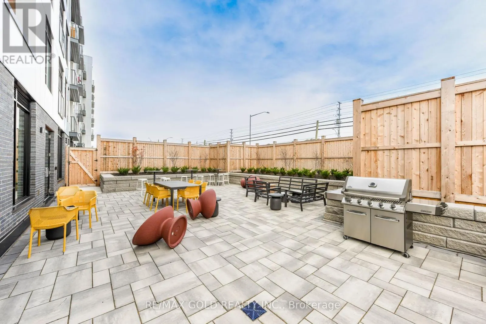 407 - 1440 CLARRIAGE COURT