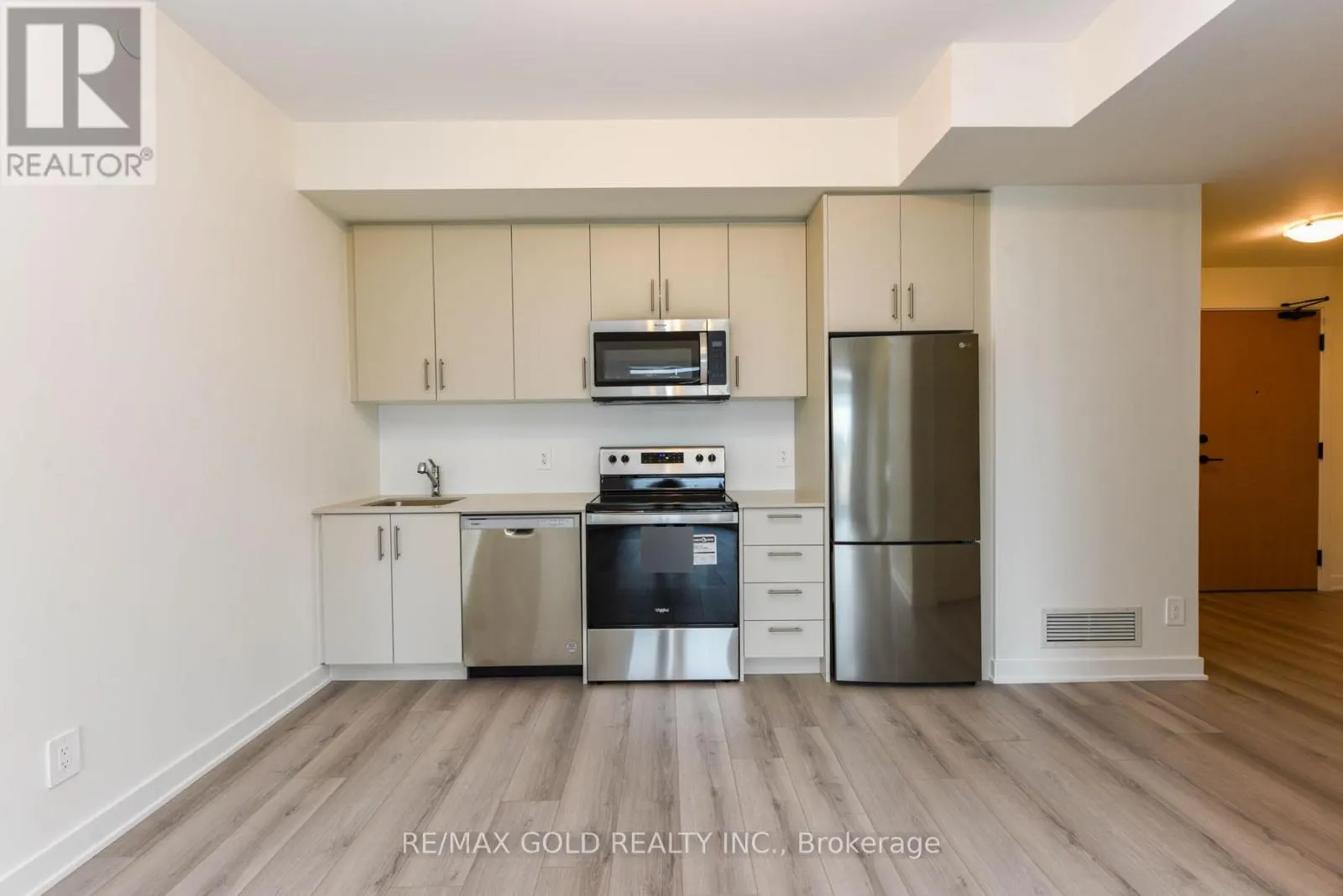 407 - 1440 CLARRIAGE COURT
