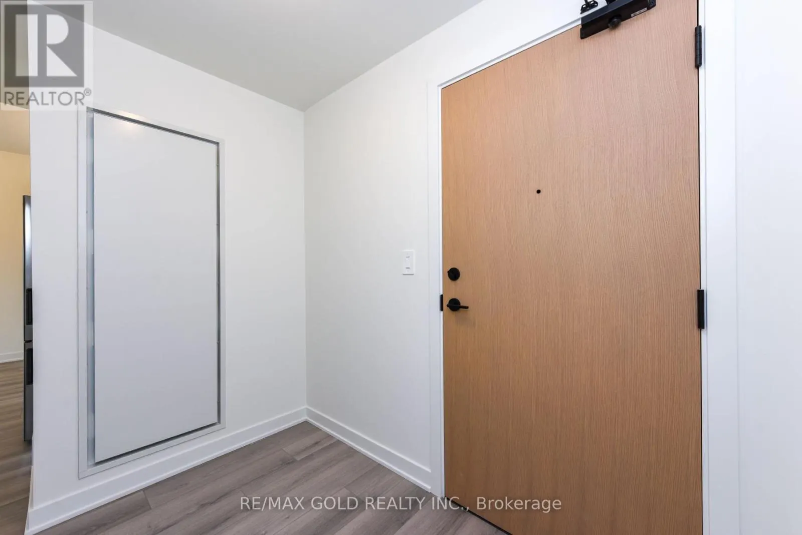 407 - 1440 CLARRIAGE COURT