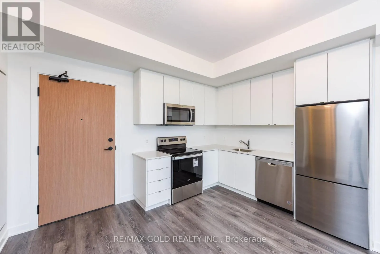 407 - 1440 CLARRIAGE COURT
