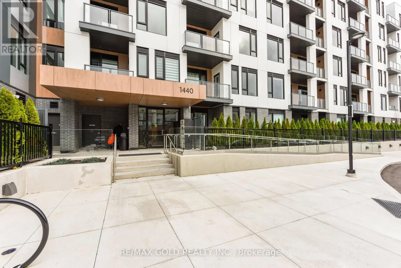 407 - 1440 CLARRIAGE COURT