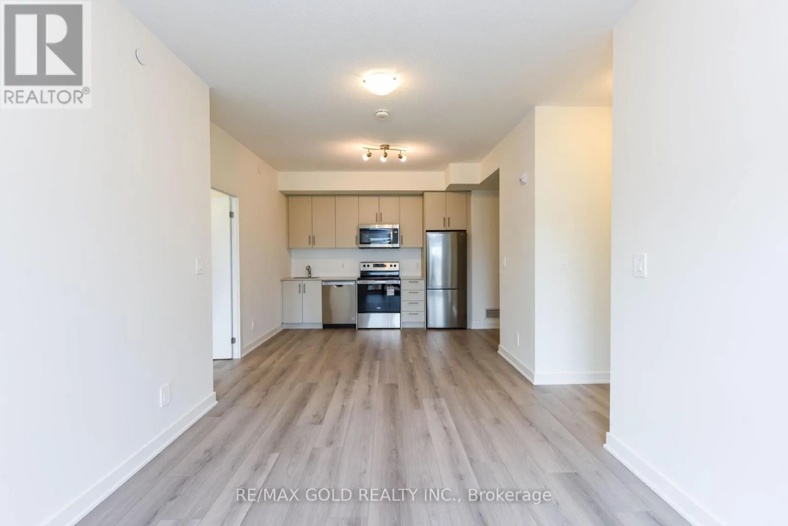 407 - 1440 CLARRIAGE COURT