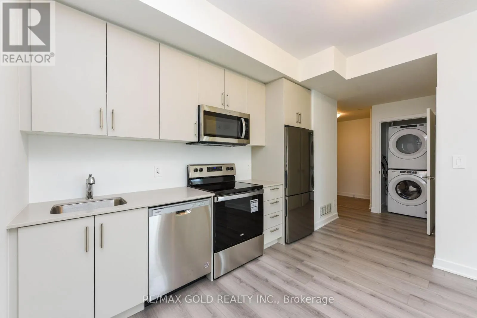 407 - 1440 CLARRIAGE COURT