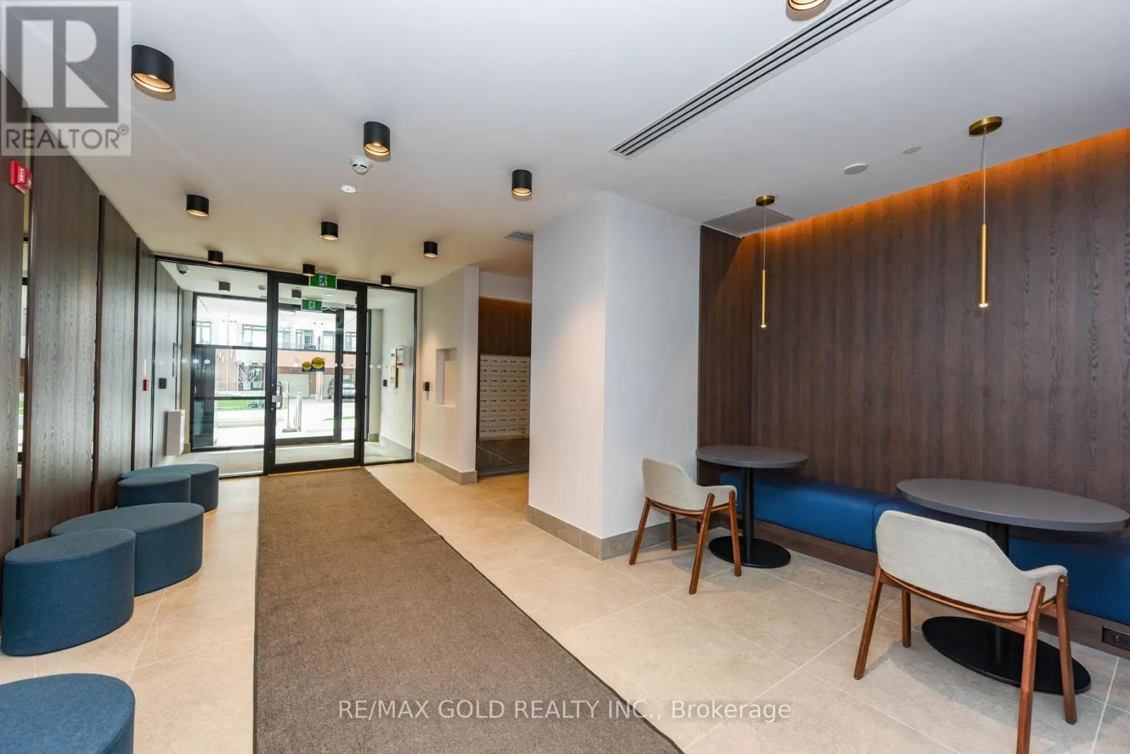 407 - 1440 CLARRIAGE COURT