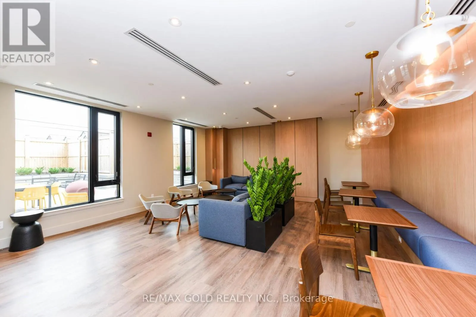 407 - 1440 CLARRIAGE COURT