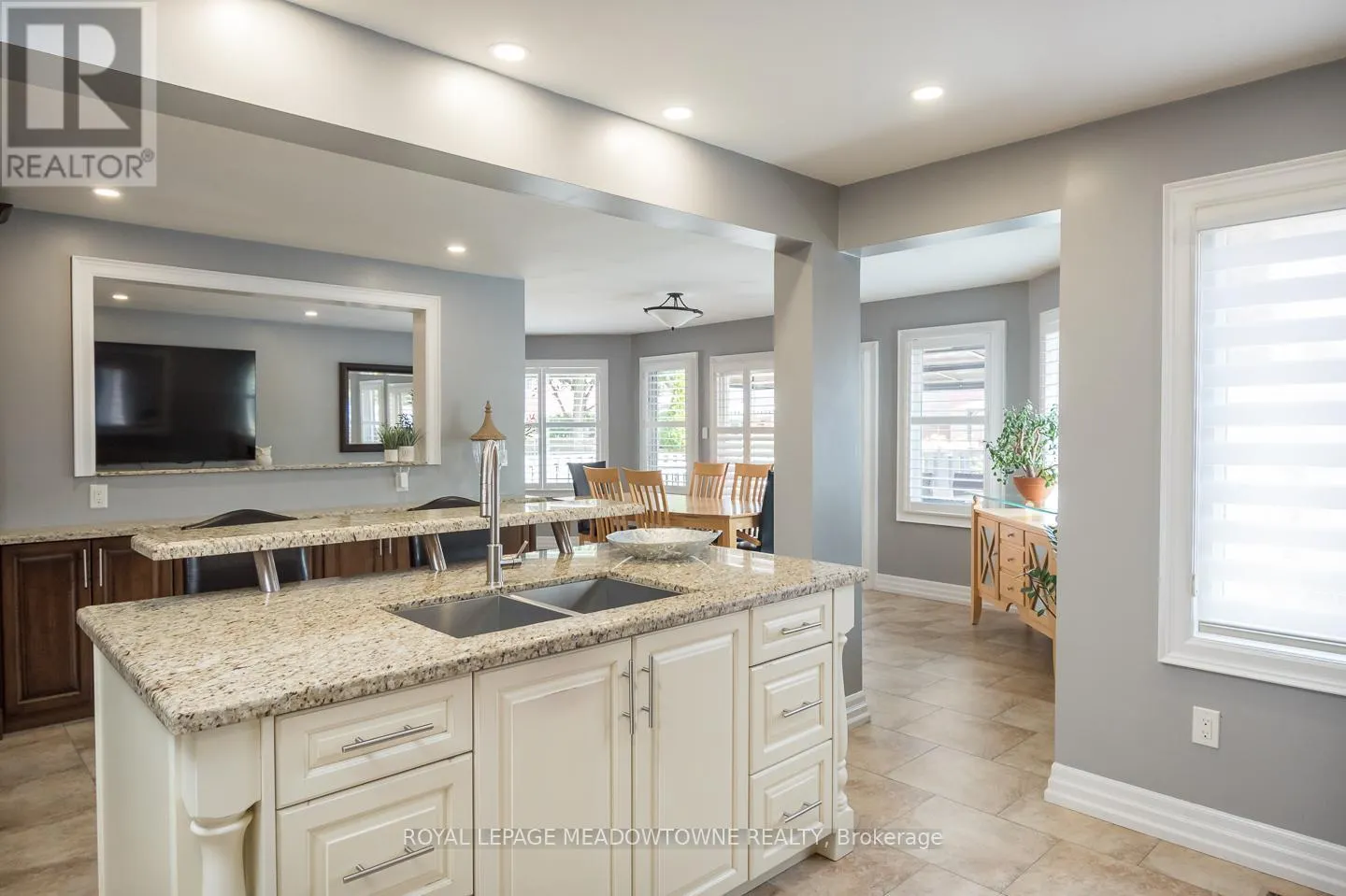 5971 GROSSBEAK DRIVE