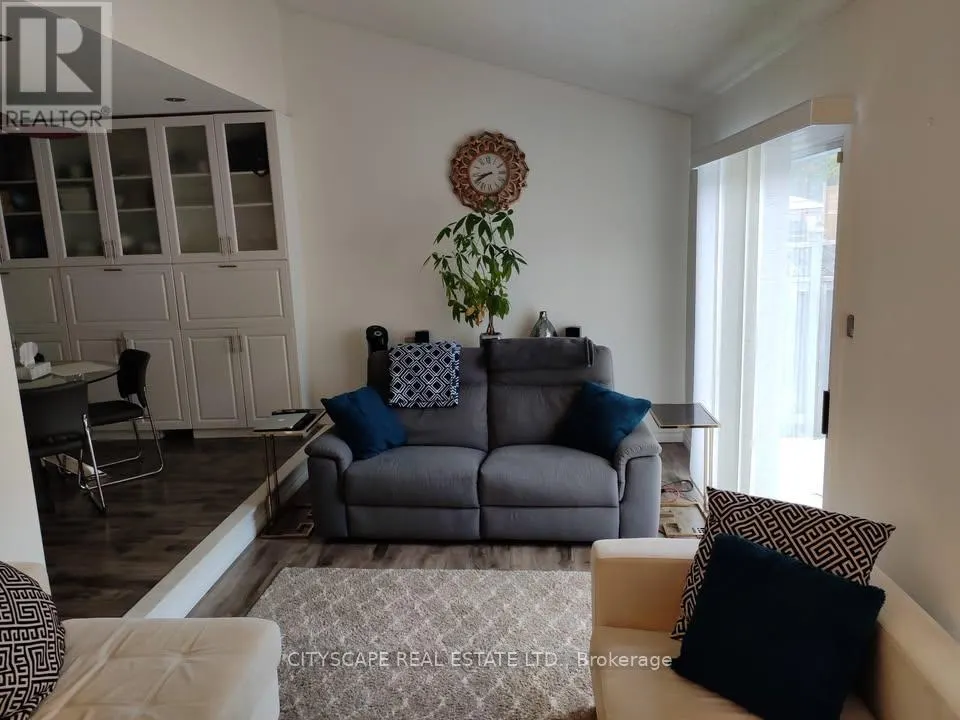 11 TRAMMELL LANE