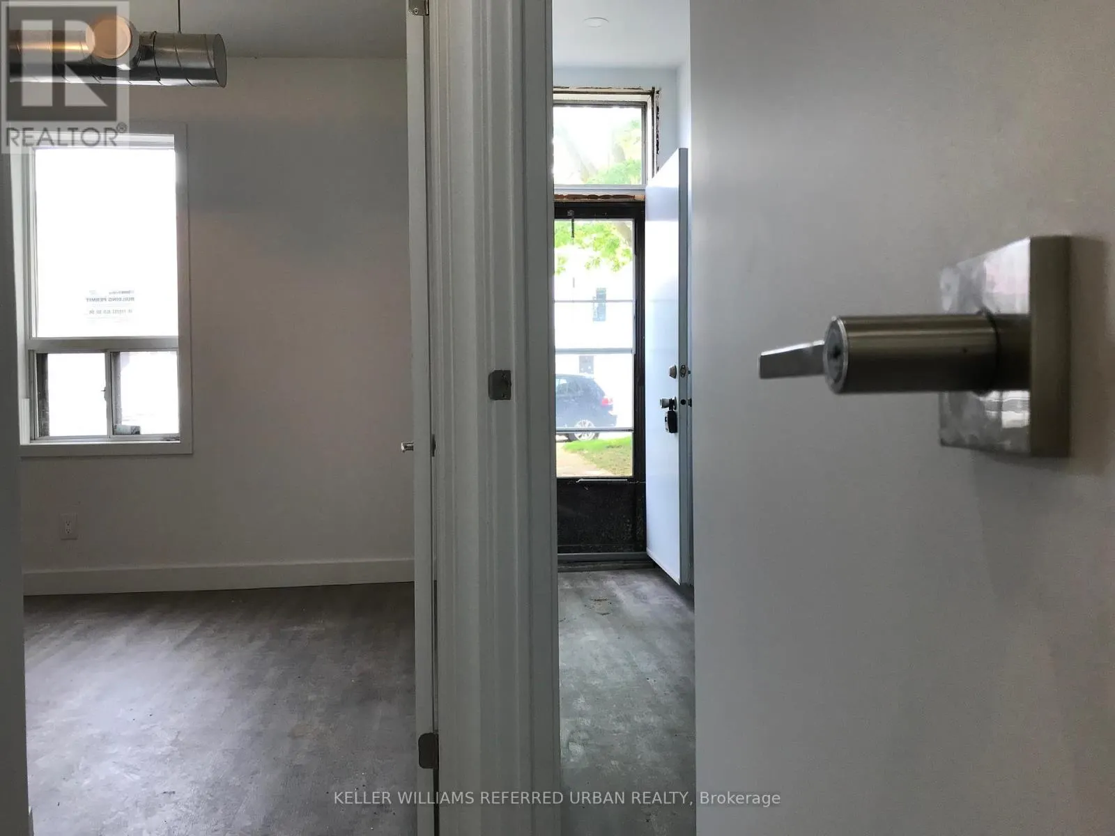 1 - 344 BARTLETT AVENUE N