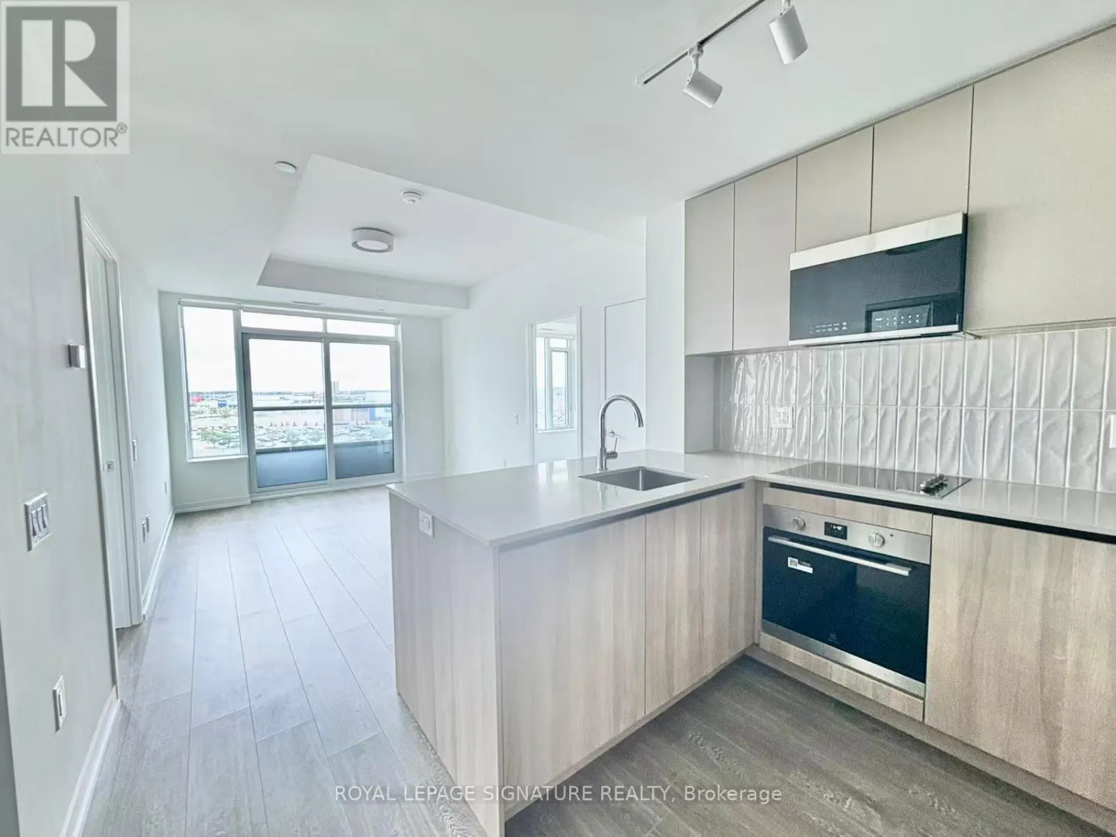 826 - 2485 EGLINTON AVENUE W